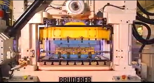 Vývoj a výroba rychloběžných lisů BRUDERER -  BSTA